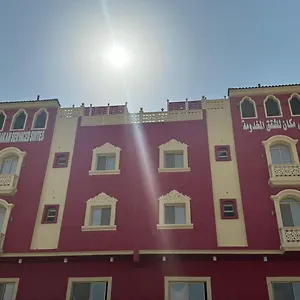 شقة فندقية Ahla Makan ***