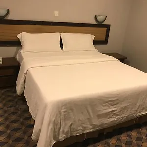 فندق Oyo 443 Safari Al Khaleej ***